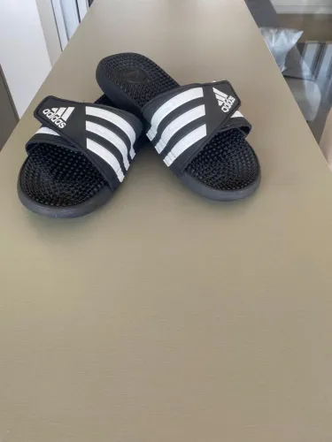 Chinelo Adidas