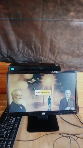 ? MONITOR HP 18,5? - ÓTIMO ESTADO! ?  ? Marca: HP ? Modelo: HP W1858 ? Tamanho: 18,