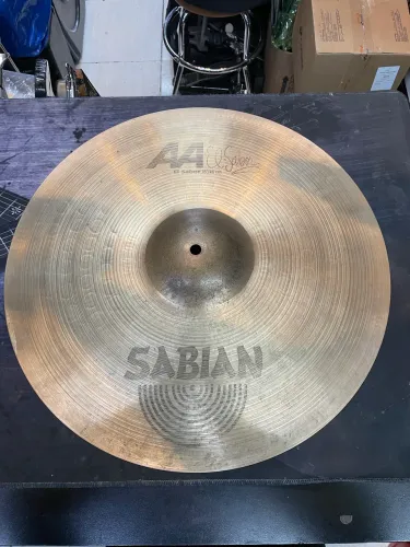 prato sabian b20 serie AA El Sabor 18 polegadas otimo estado prato crash de efeito