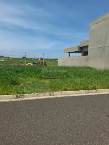 Terreno em Condomínio para Venda com 251m² no Eplenum Tresor