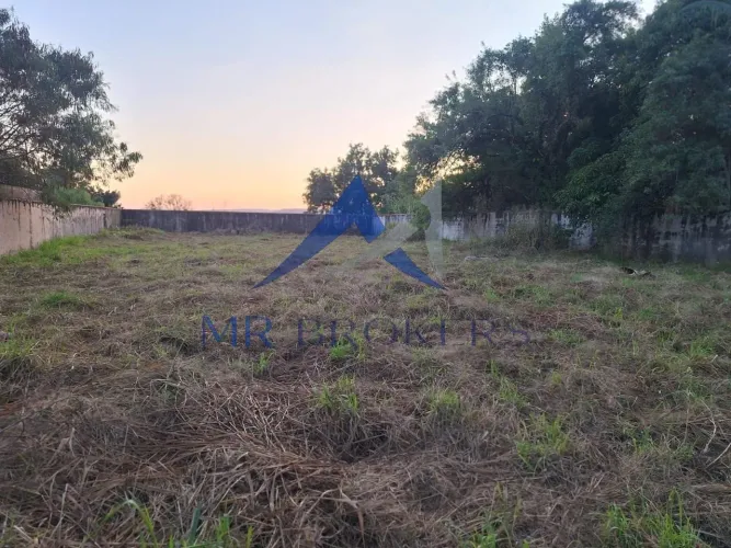 Terreno à venda em Itupeva-SP, bairro Cafezal 1, 1.442m². Ideal para escola, clínica, igre