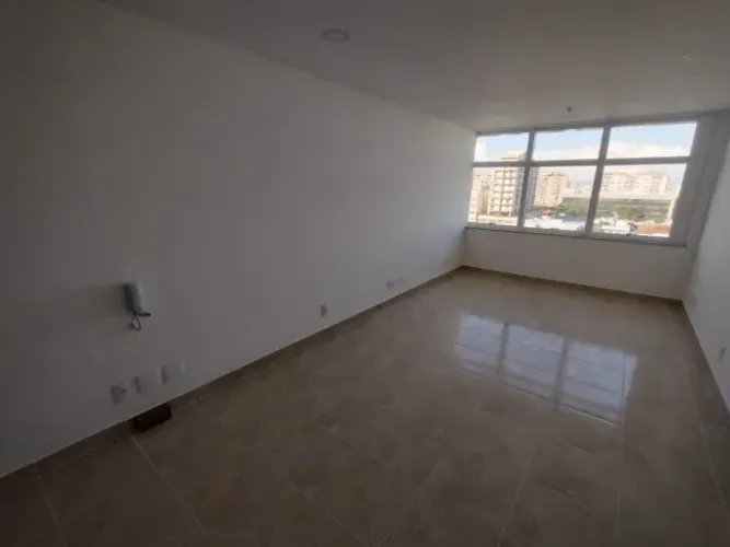 Sala Comercial 30 m² para Alugar no Méier - R$ 800,00