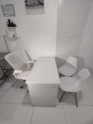 kit escritório/ consultório - 3 cadeiras + uma de brinde