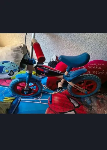 Bicicleta  infantil 