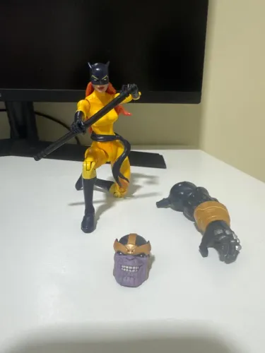 Hellcat Marvel Legends completa sem caixa+ peça BAF wave thanos