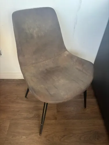 lote de 12 cadeira estofada marron em camurça