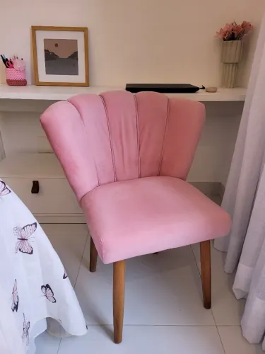 Poltrona pétala cor de rosa