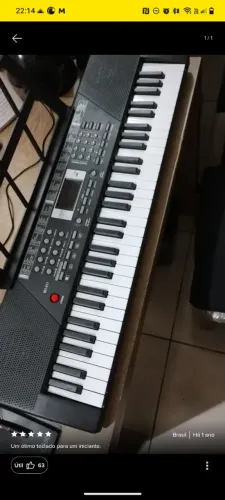 Vendo piano 61 teclas, microfone entrada de fone de ouvidos novos, nunca usei.
