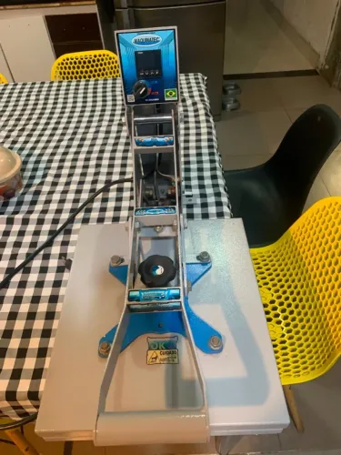Prensa Sublimação Plana 35x40 Maquinatec em ótimo estado com Base Suporte