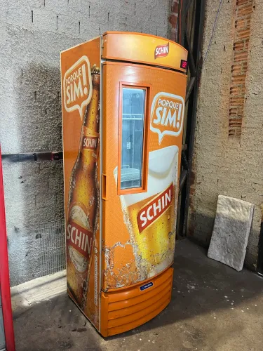 Cervejeira Metalfrio 450 L funcionando perfeitamente confira 220 v !