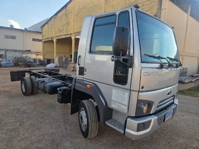 Cargo 816/14 no chassis único dono 