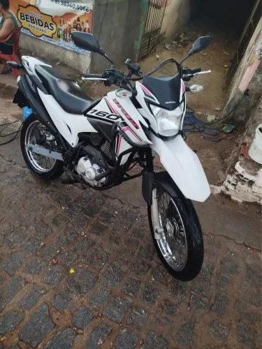 Bross 2022 160 único dono 