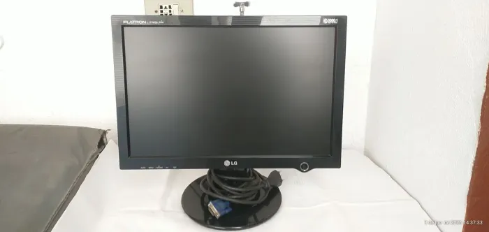 Monitor LG 15 Pl.de pouco Uso em Perfeito Estado.