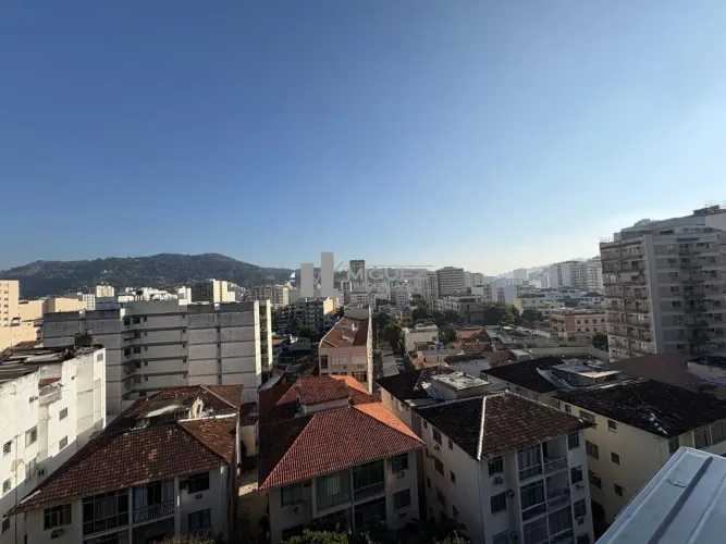Apartamento para alugar com 2 quartos e dependência em Vila Isabel