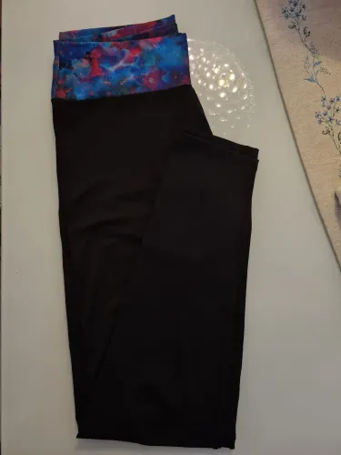 Legging fitness Oxer preta com acabamento na cintura em tie-dye