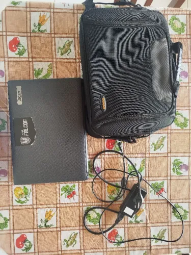 Notebook Acer Aspire AMD C-50 4GB DDR3 HD 320GB 14" + Carregador