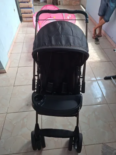 Venda de carrinho de passeio para bebê