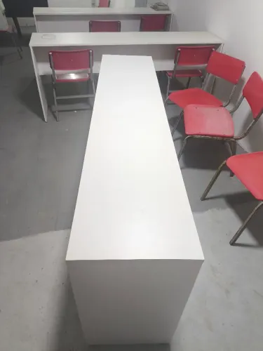 Balcão reto de MDF/MDP na cor branca