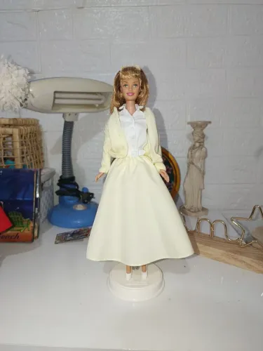 Barbie collector Sandy 25 anos de Grease, Summer nights de 2003