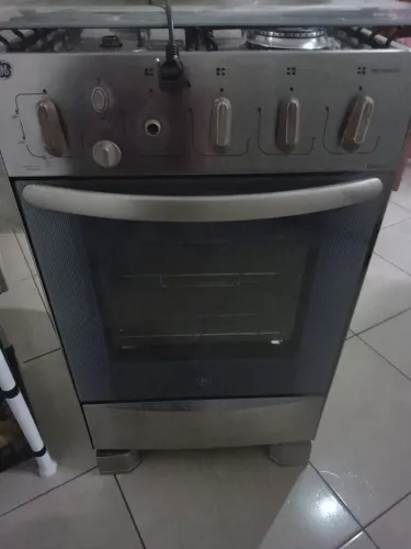 Vendo um fogão usado