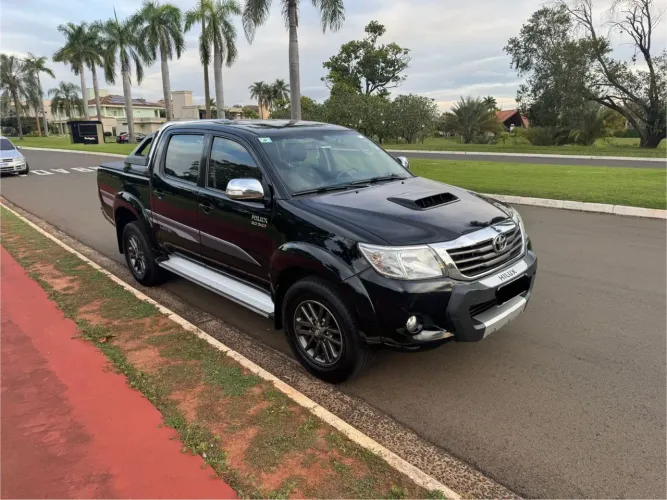 Toyota Hilux CD Limited 4X4 3.0 TDI Diesel Aut. 2015