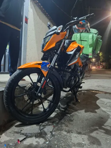 160 zera 13mil km rodado freio a disco traseiro e abs entrada para carregador