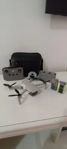 Drone dji mini 2 com 5 baterias 