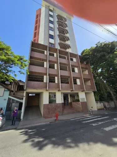 Sala comercial com garagem. Excelente localização, próxima ao Tiro de Guerra.