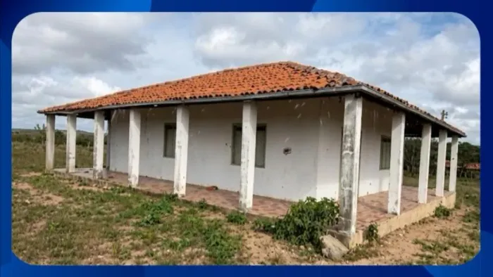FAZENDA - Denominada Pitombeira (atualmente conhecida como Fazenda Venturosa), situada na