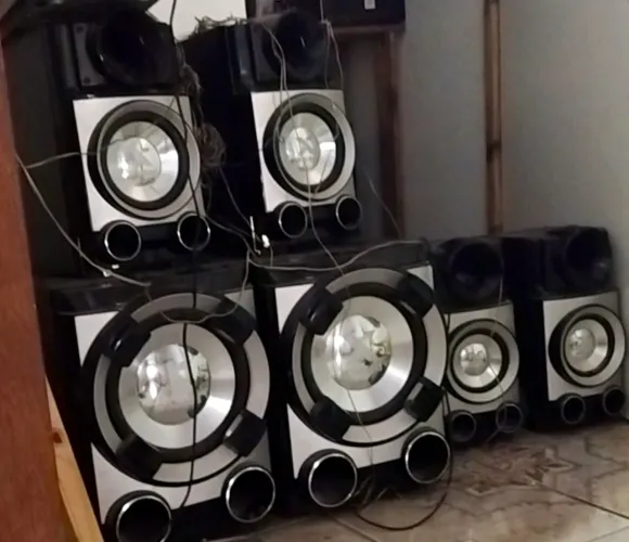 Vendo caixa de som da LG somente as caixas