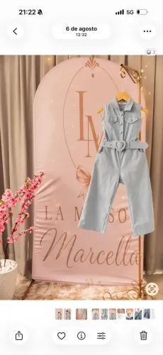 Roupas infantis variadas