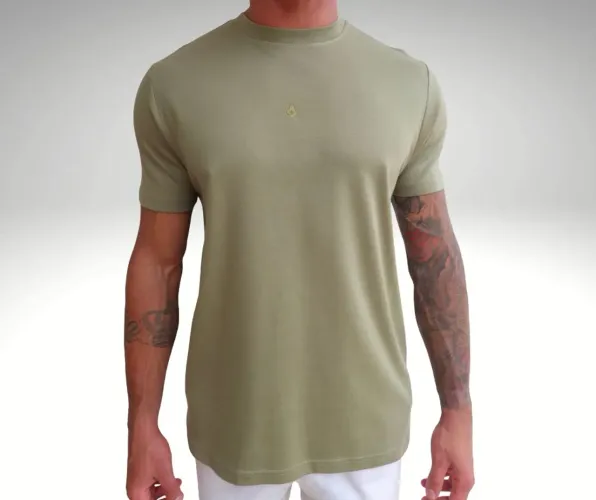 Camiseta gola média suedine