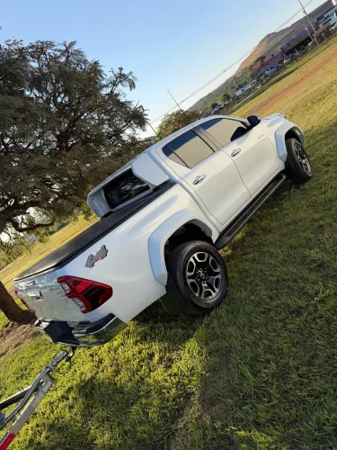 Toyota Hilux CD SRX Plus 4X4 2.8 TDI Die. Aut. 2025