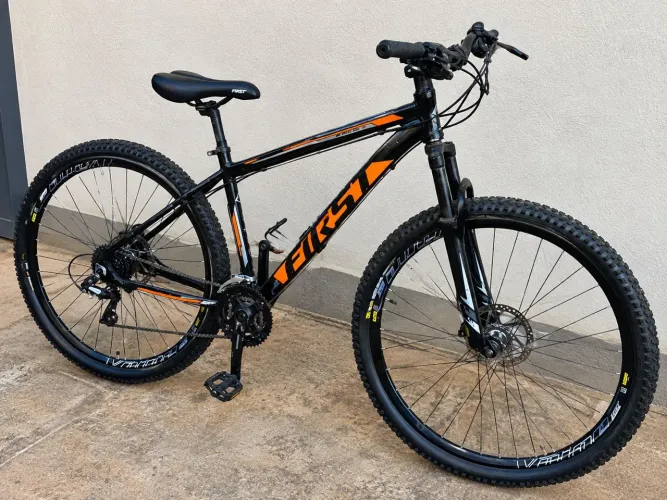 Bicicleta First Mountain Bike Aro 29