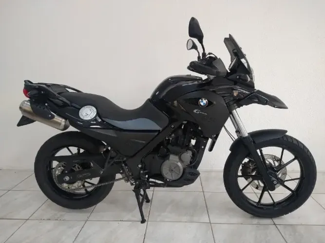 BMW G 650 GS preta 2016
