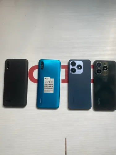 Vendo esses celulares em perfeito estado a partir de 220