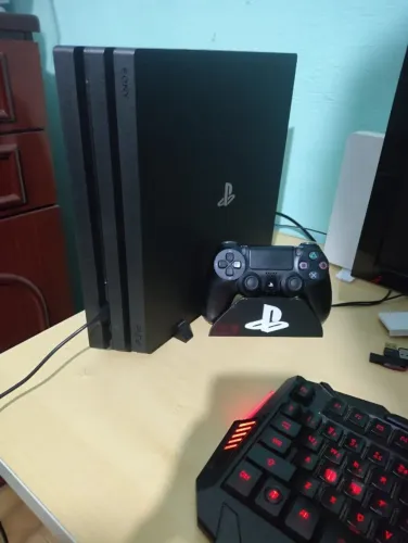 VENDO PS4 PRO, ACEITO PS5