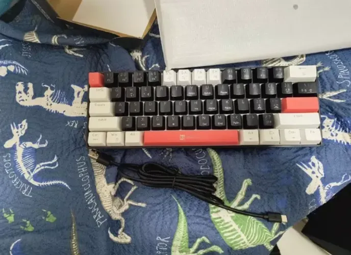 Teclado Gamer Mecânico 60% Switch Azul Profissional Cabo Removível USB portugues ABNT2