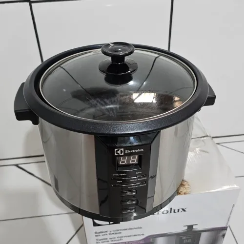 Panela elétrica Electrolux 1,8L 