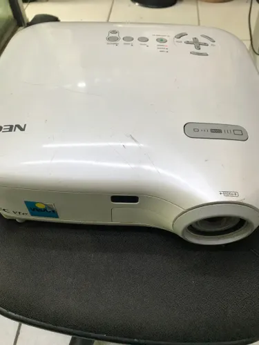Projetor nec modelo vt47 