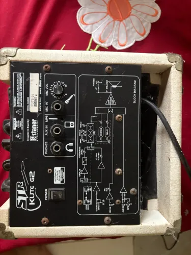 CAIXA AMPLIFICADORA, PARA GUITARRA E VIOLÃO 