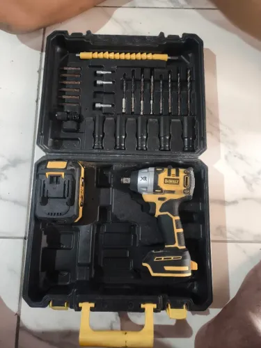 Parafusadeira, alto torque Dewalt muito potente usada pouco