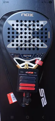 Raquete de Padel Nox AT10 18k