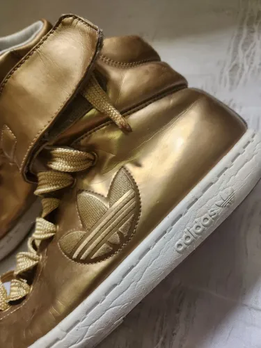 Tênis Adidas original - Dourado 