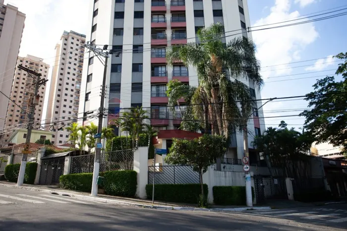 APARTAMENTO PARA LOCAÇÃO COM 2 DORMITÓRIOS E VAGA LIVRE - NA RUA BAIÃO PARENTE, 322 - FREG