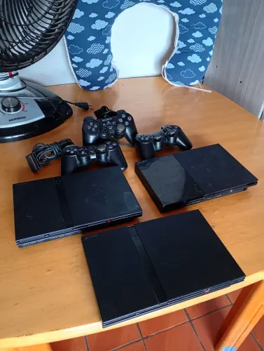 LOTE PLAYSTATION 2 + CONTROLES ( TUDO COM DEFEITO)