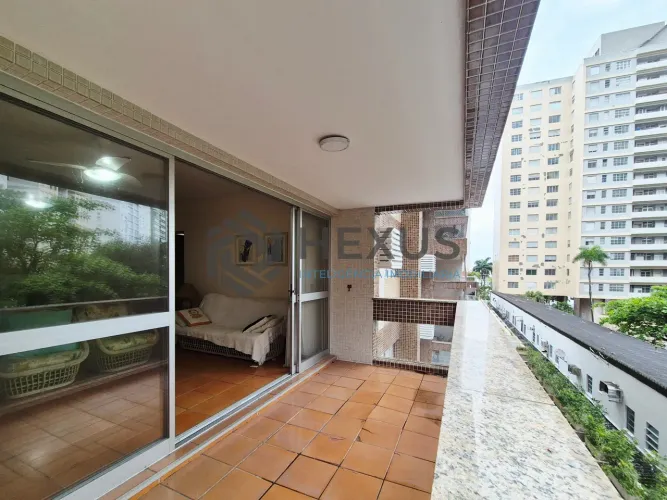 Apartamento com varanda vista mar e lazer na beira das Pitangueiras, Guarujá
