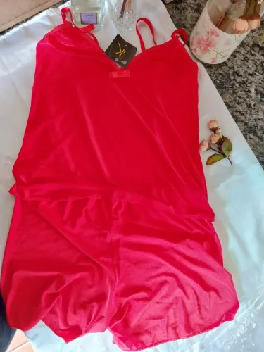 CONJUNTO DE PIJAMA VERMELHO