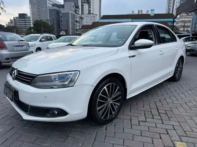 Volkswagen Jetta Highline 2.0 TSI 16V 4P Tiptronic 2013