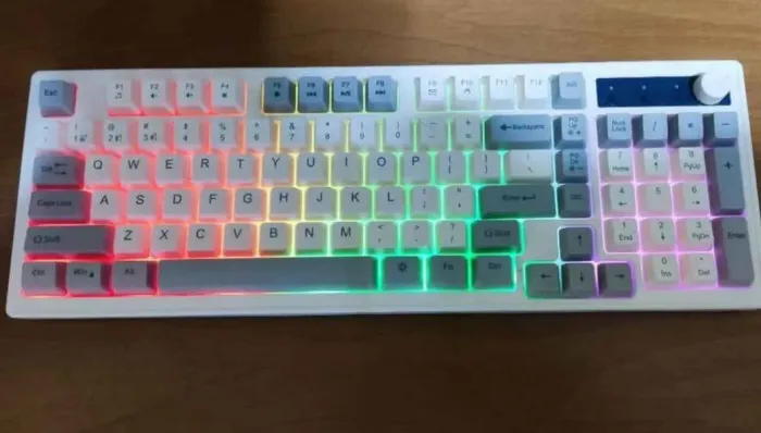 Teclado de Membrana 98 Teclas RGB e botão multimidia K-Snake ótima qualidade